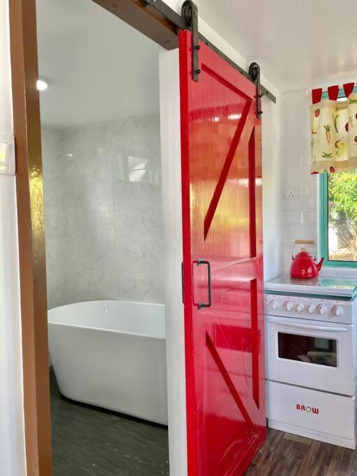 Kampong NailSea Kecil Tiny House Near Jetty Of Kuala Besut别墅 外观 照片